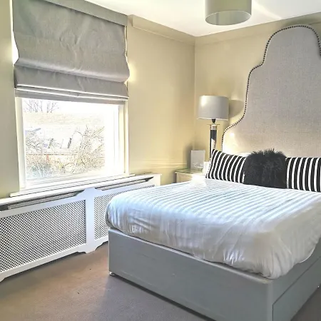 The Bijou Gasthuis Harrogate