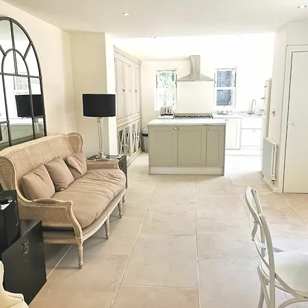 The Bijou 哈罗盖特